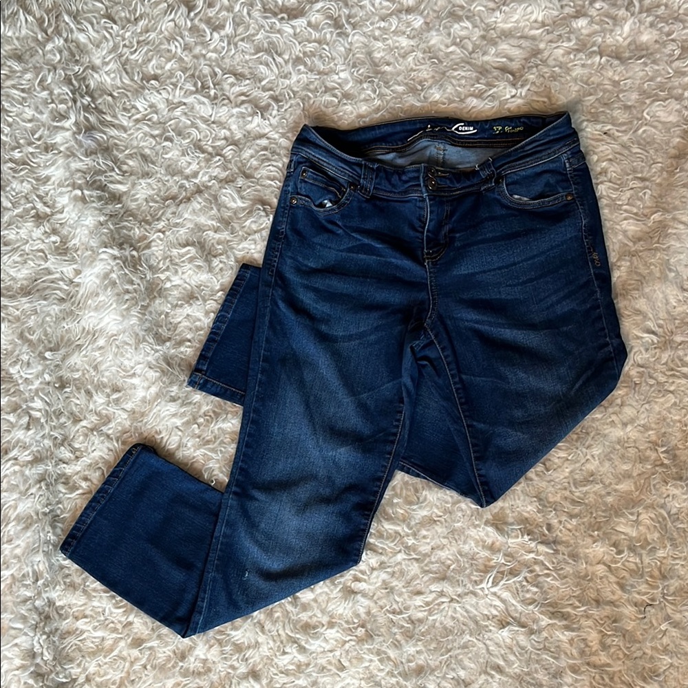 Classic Blue Straight Leg Jeans with Indigo Wash